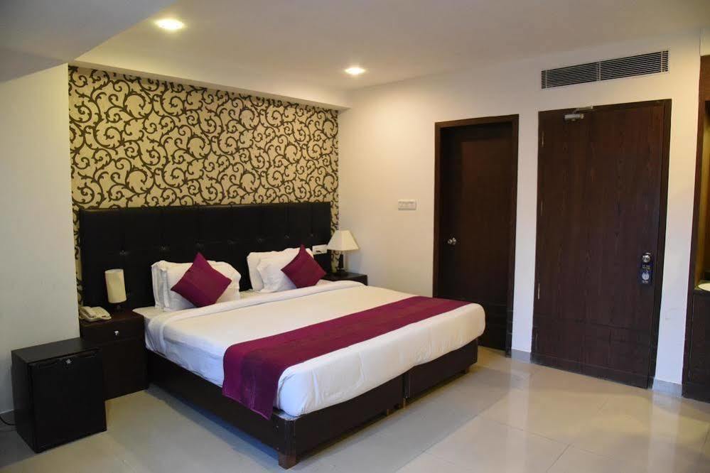 Oyo Premium Railway Station Patna Hotel Patna  Exterior foto