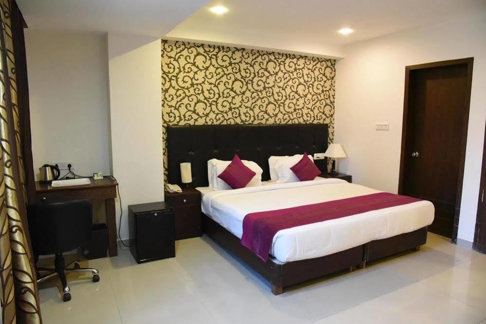 Oyo Premium Railway Station Patna Hotel Patna  Exterior foto